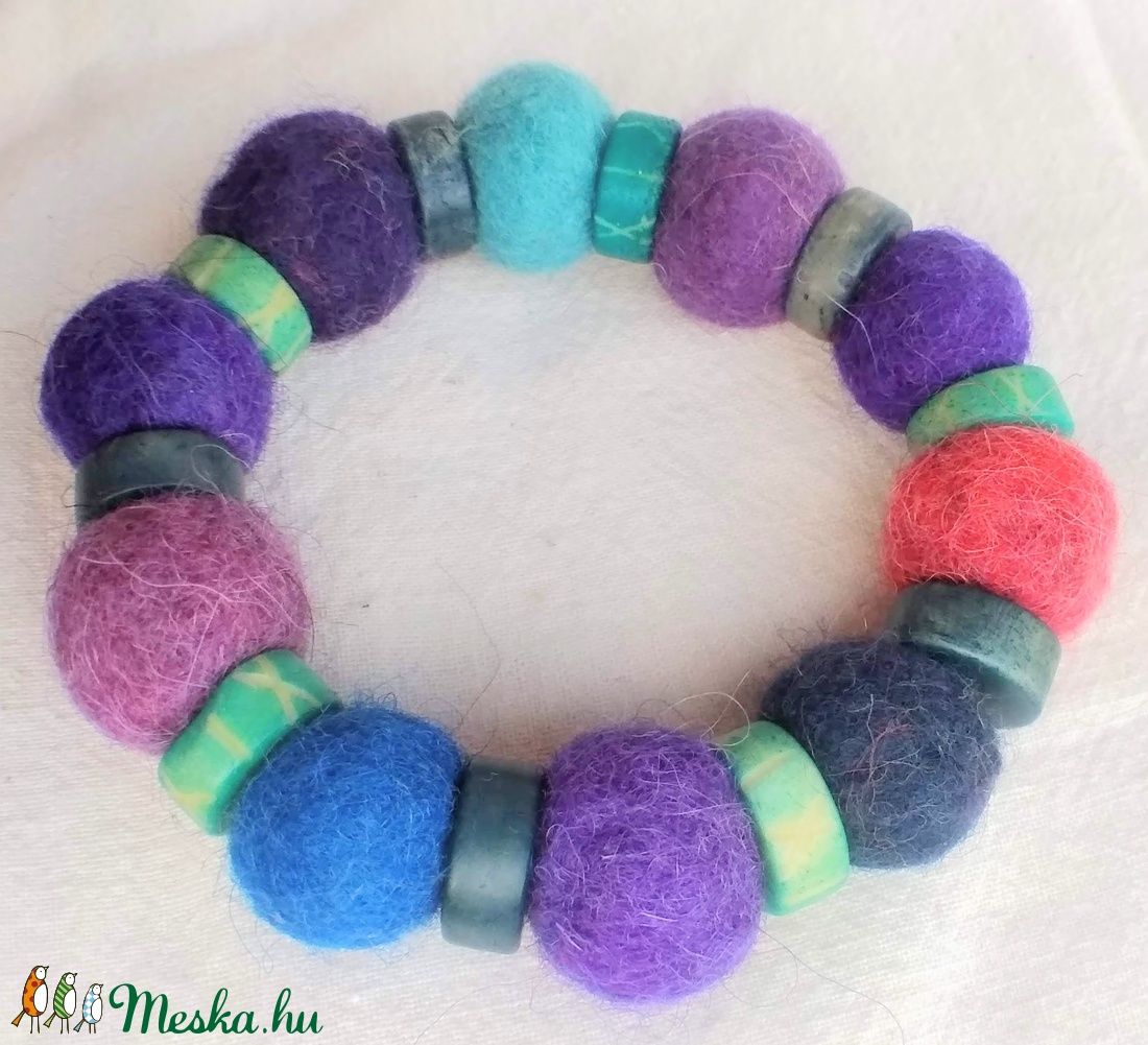 Levendulás Naplemente (nemez karkötő) - ékszer - karkötő - bogyós karkötő - Meska.hu