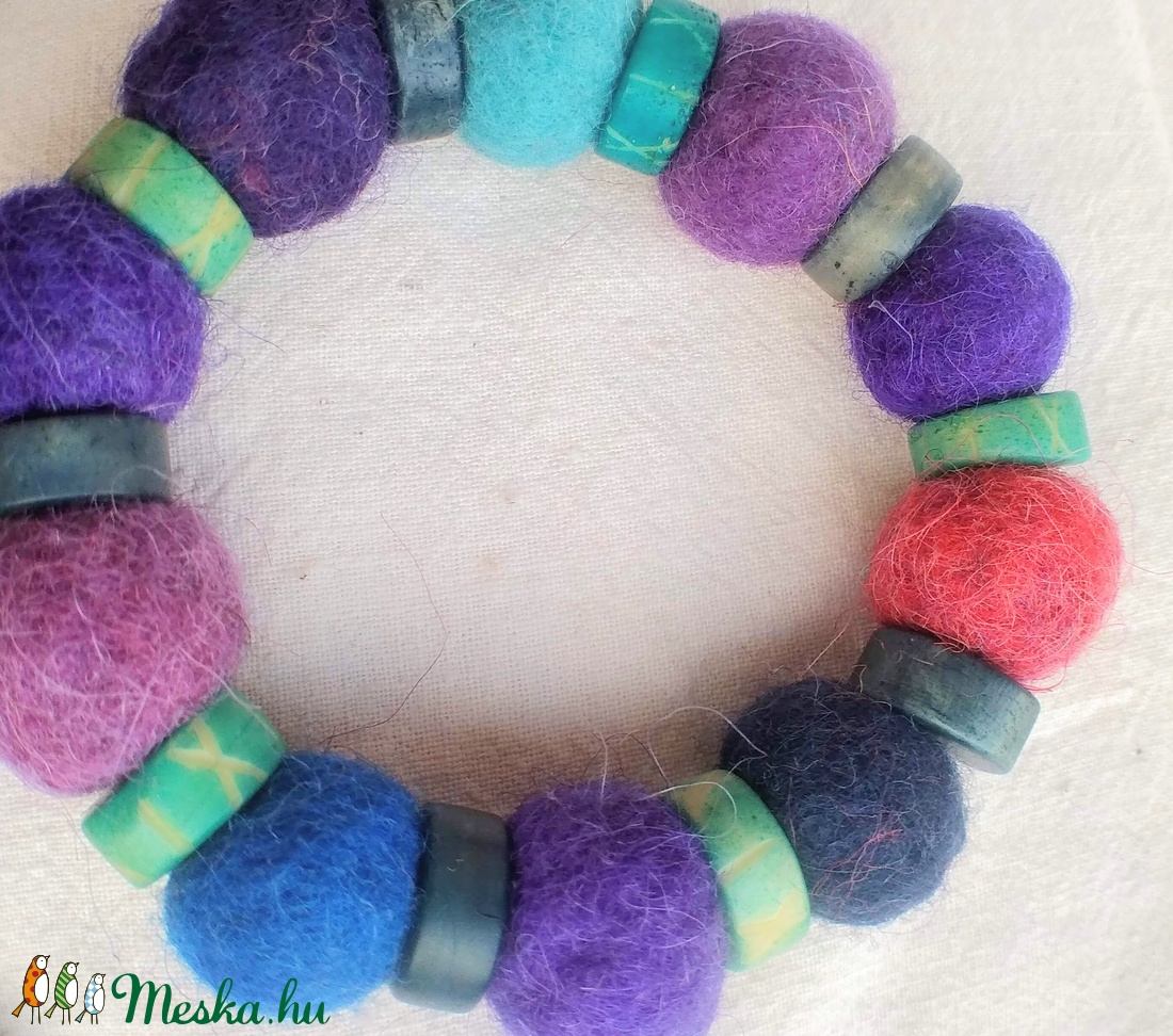 Levendulás Naplemente (nemez karkötő) - ékszer - karkötő - bogyós karkötő - Meska.hu