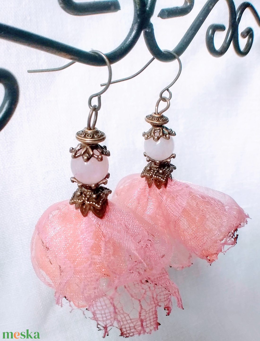 Szellő szárnyán (organza fülbevaló) - ékszer - fülbevaló - lógó fülbevaló - Meska.hu Szellő szárnyán (organza fülbevaló) - ékszer - fülbevaló - lógó fülbevaló - Meska.hu