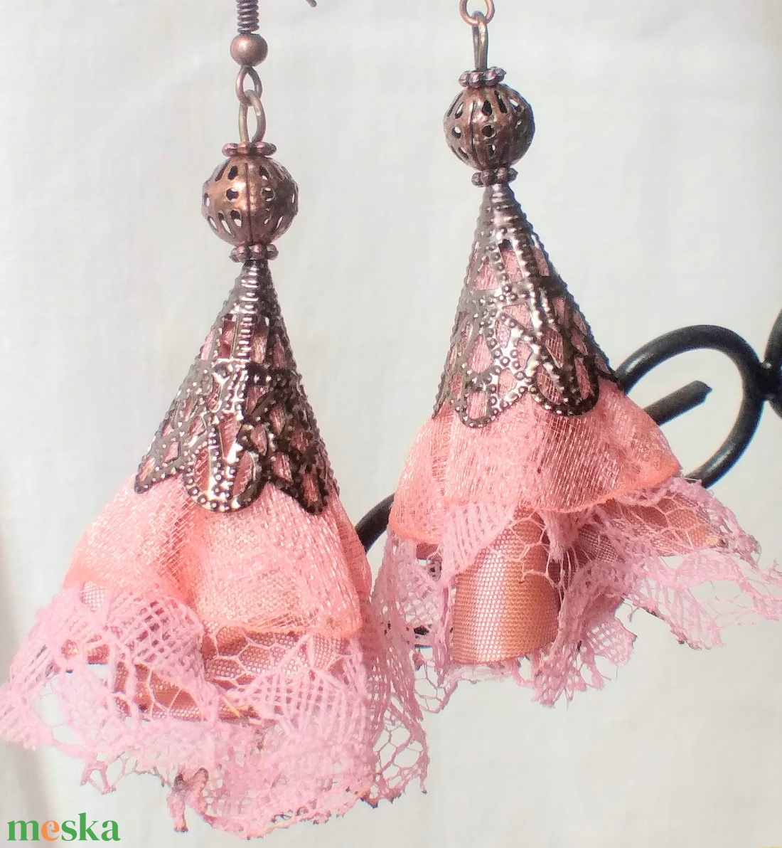 Szellő szárnyán (organza fülbevaló) - ékszer - fülbevaló - lógó fülbevaló - Meska.hu Szellő szárnyán (organza fülbevaló) - ékszer - fülbevaló - lógó fülbevaló - Meska.hu