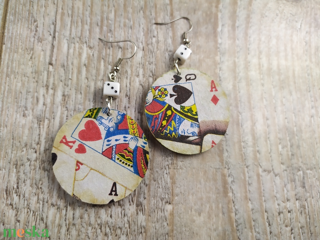 ...dáma-király-ász decoupage kerek fülbevaló - ékszer - fülbevaló - lógós kerek fülbevaló - Meska.hu ...dáma-király-ász decoupage kerek fülbevaló - ékszer - fülbevaló - lógós kerek fülbevaló - Meska.hu