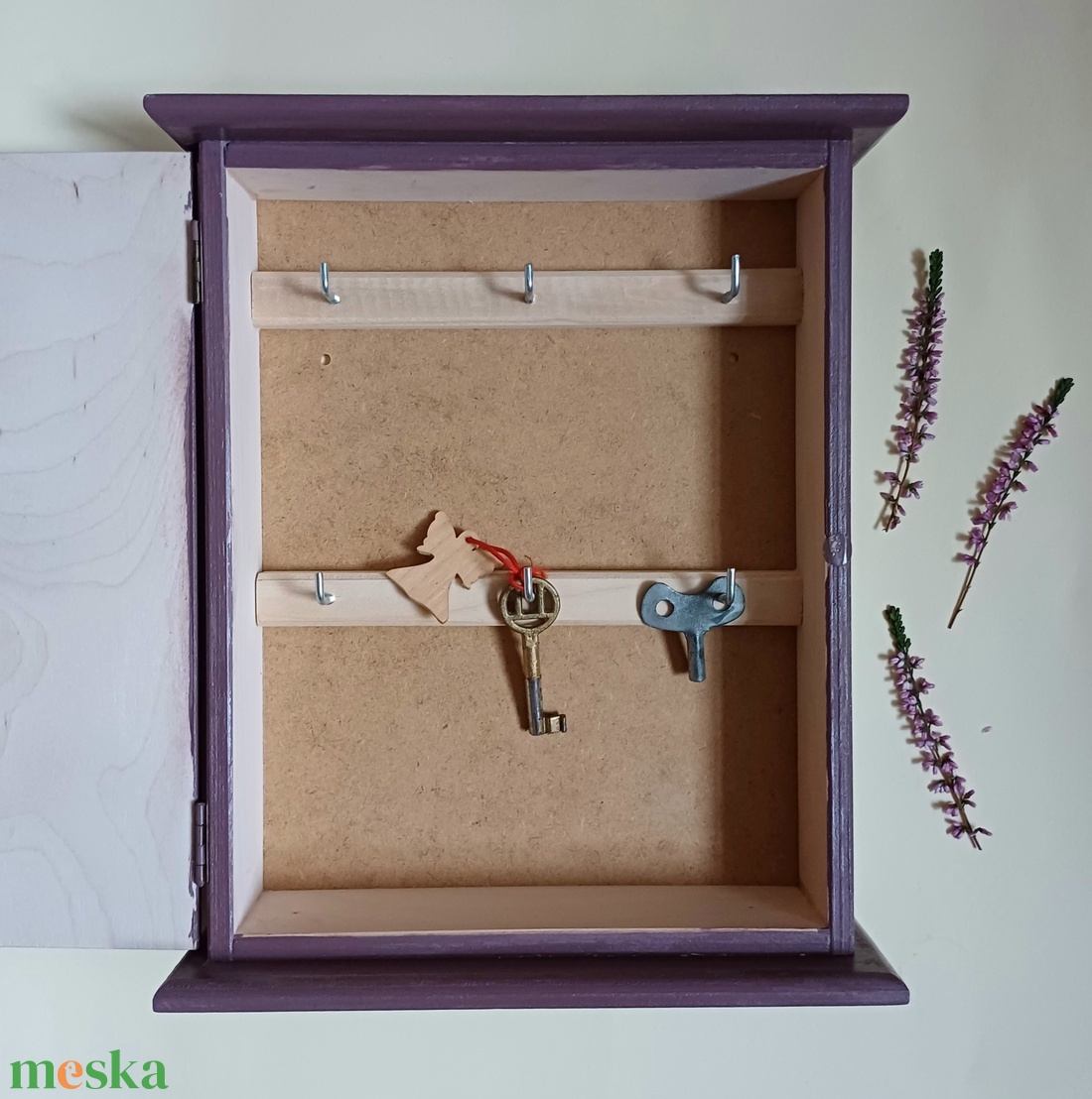  Festett színes, virágos, romantikus fa kulcstartó szekrény  - otthon & életmód - dekoráció - fali és függő dekoráció - fali kulcstartó - Meska.hu
