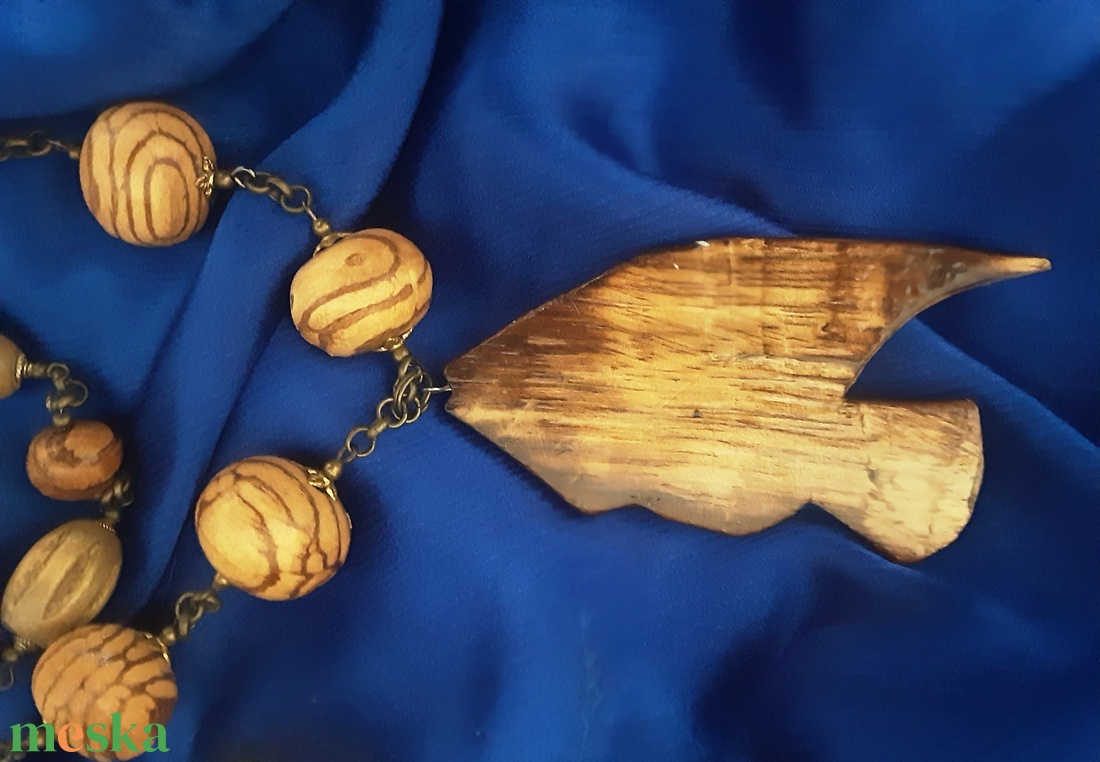 Medálos nyaklánc fa gyöngyökkel - ékszer - nyaklánc - medálos nyaklánc - Meska.hu