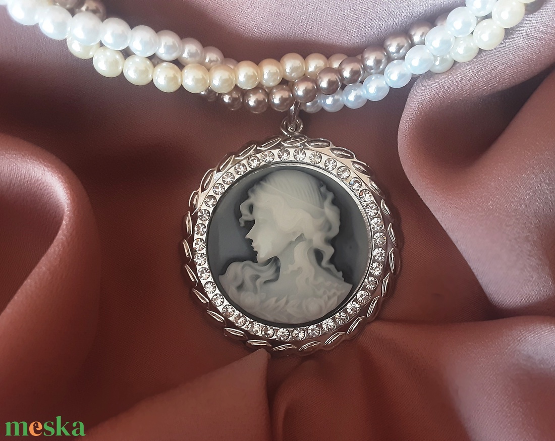 Hölgy keretben... különleges nyakék - ékszer - nyaklánc - cameo nyaklánc - Meska.hu Hölgy keretben... különleges nyakék - ékszer - nyaklánc - cameo nyaklánc - Meska.hu