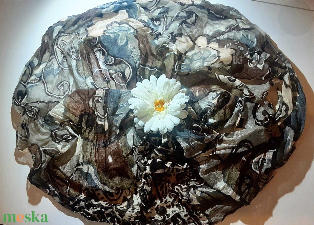 AKCIÓS Flóra 2 az 1-ben sál és nyakék - ruha & divat - sál, sapka, kendő - vállkendő - Meska.hu AKCIÓS Flóra 2 az 1-ben sál és nyakék - ruha & divat - sál, sapka, kendő - vállkendő - Meska.hu