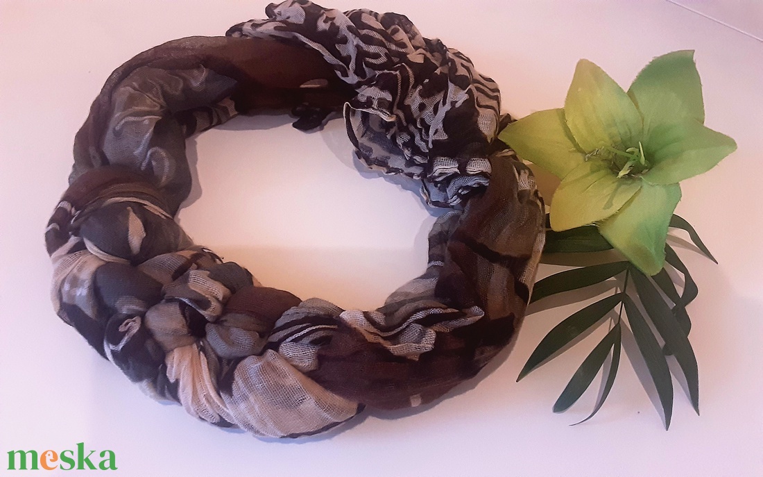 AKCIÓS Flóra 2 az 1-ben sál és nyakék - ruha & divat - sál, sapka, kendő - vállkendő - Meska.hu AKCIÓS Flóra 2 az 1-ben sál és nyakék - ruha & divat - sál, sapka, kendő - vállkendő - Meska.hu