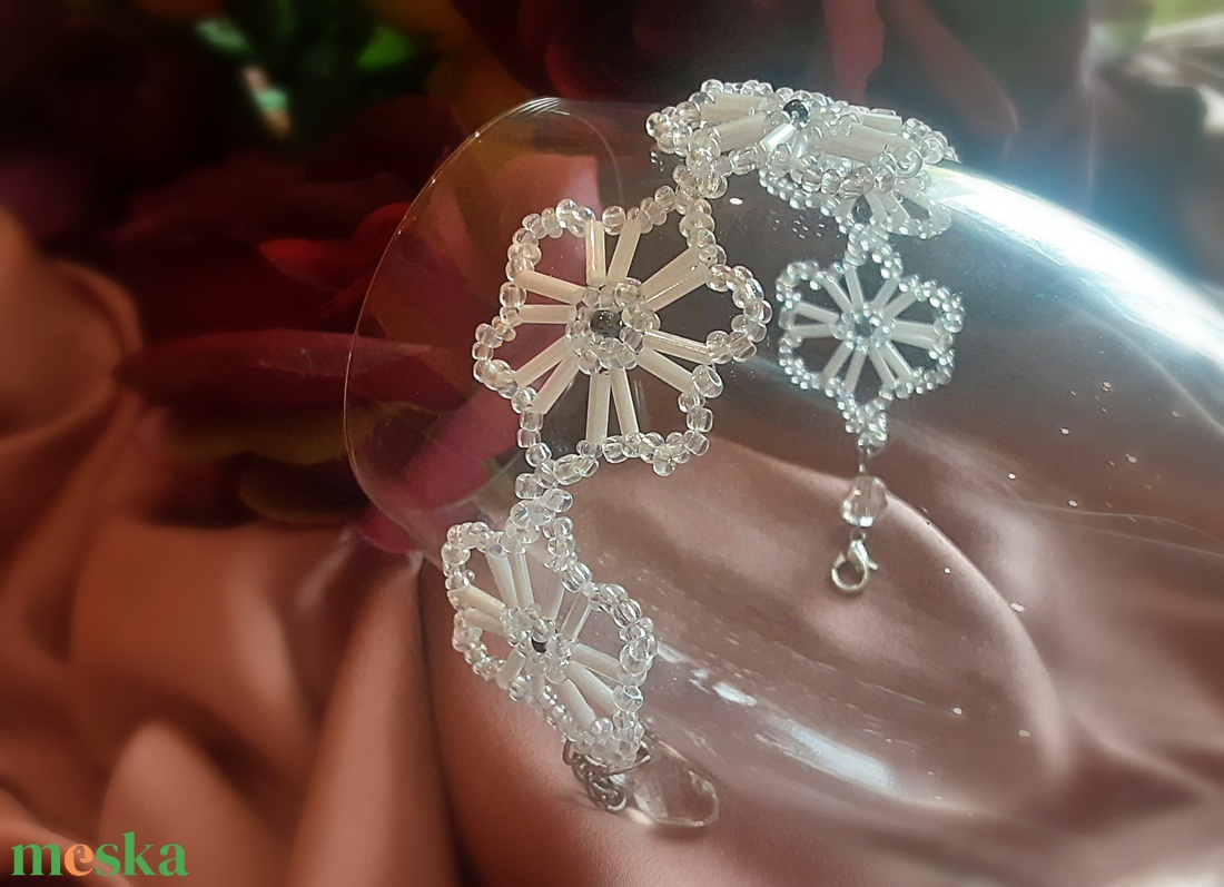 Elegáns gyöngyös karkötő - ékszer - karkötő - gyöngyös karkötő - Meska.hu Elegáns gyöngyös karkötő - ékszer - karkötő - gyöngyös karkötő - Meska.hu