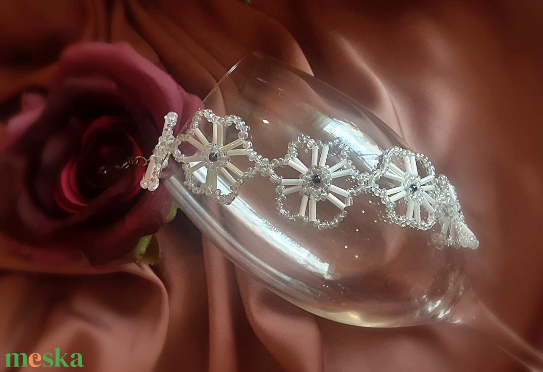 Elegáns gyöngyös karkötő - ékszer - karkötő - gyöngyös karkötő - Meska.hu Elegáns gyöngyös karkötő - ékszer - karkötő - gyöngyös karkötő - Meska.hu