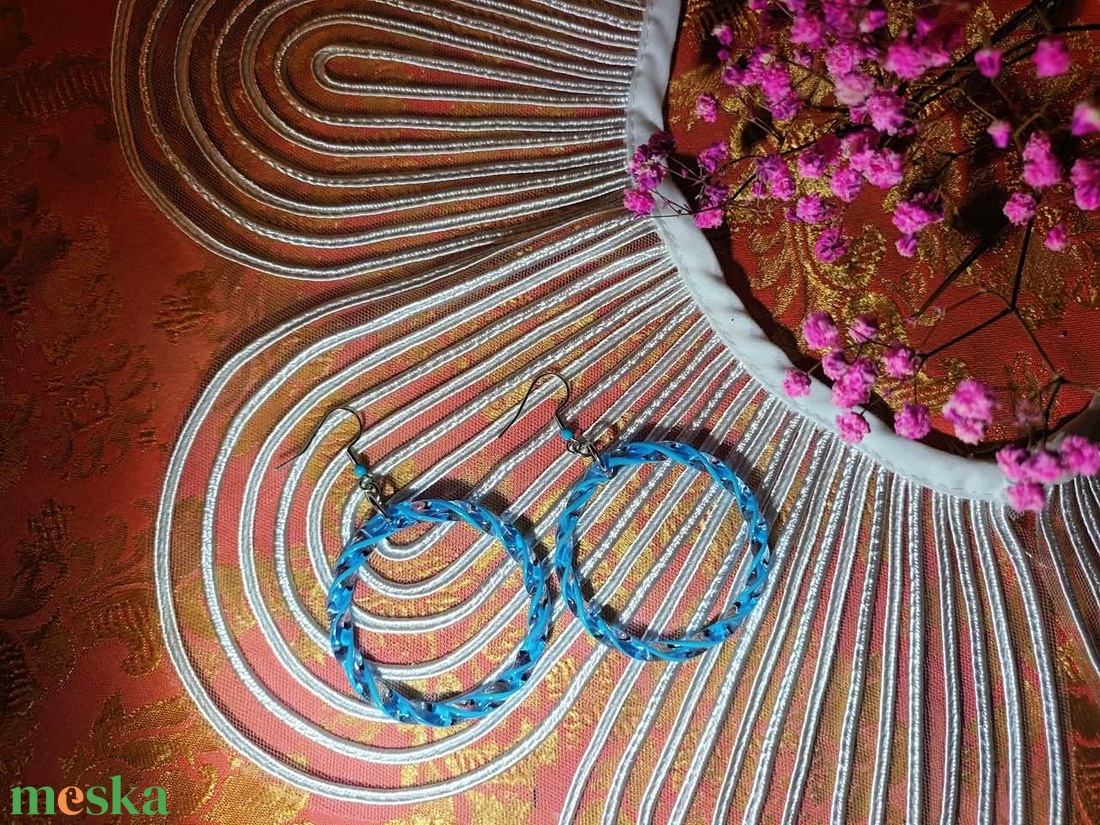 Frida Kahlo fülbevaló - ékszer - fülbevaló - lógós kerek fülbevaló - Meska.hu