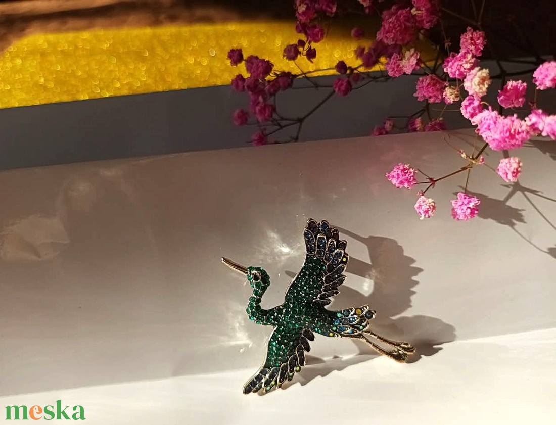 Smaragd madár bross - ékszer - kitűző és bross - kitűző - Meska.hu Smaragd madár bross - ékszer - kitűző és bross - kitűző - Meska.hu