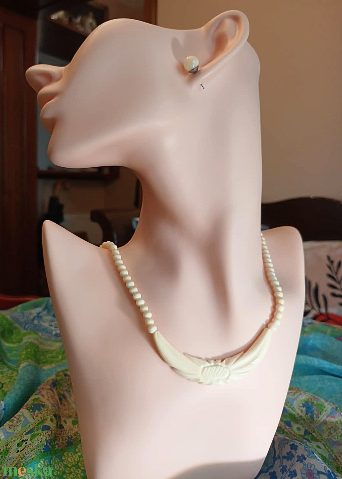 Ősi Fény vintage faragott csont nyakék - ékszer - nyaklánc - gyöngyös nyaklánc - Meska.hu Ősi Fény vintage faragott csont nyakék - ékszer - nyaklánc - gyöngyös nyaklánc - Meska.hu
