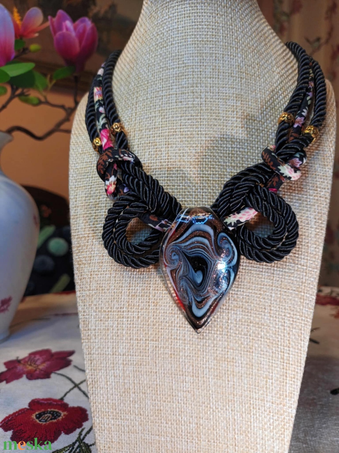 'Fekete Örvény' - zsinóros nyaklánc - ékszer - nyaklánc - medálos nyaklánc - Meska.hu