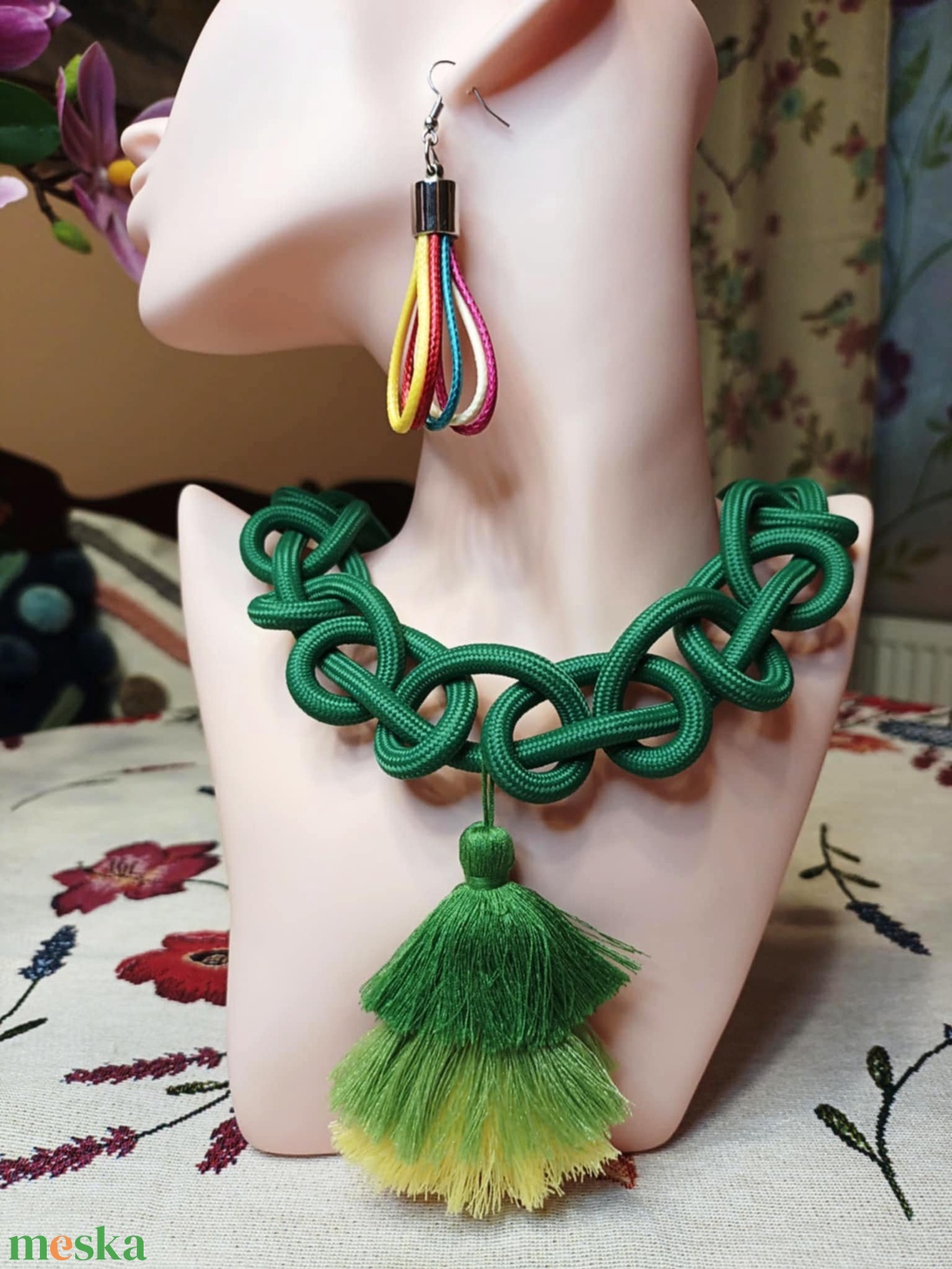 Fiona - zsinóros nyakék - ékszer - nyaklánc - medálos nyaklánc - Meska.hu