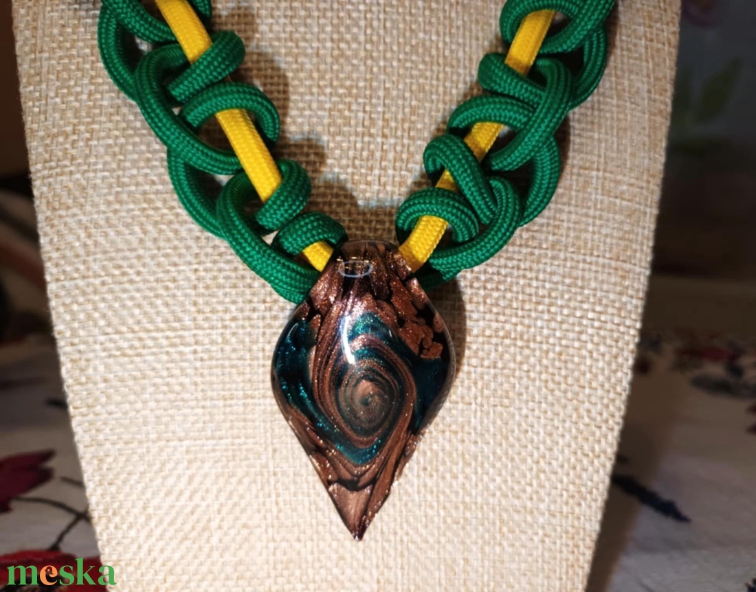 MIRTILL  zsinóros medálos nyakék - ékszer - nyaklánc - medálos nyaklánc - Meska.hu