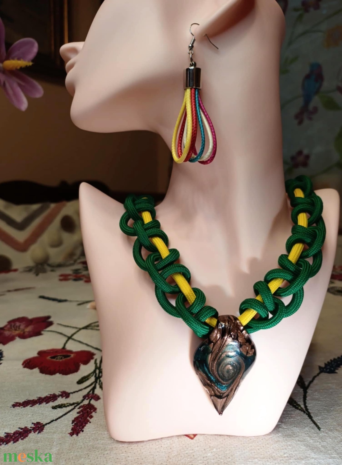 Sokszínű fülbevaló - ékszer - fülbevaló - lógó fülbevaló - Meska.hu