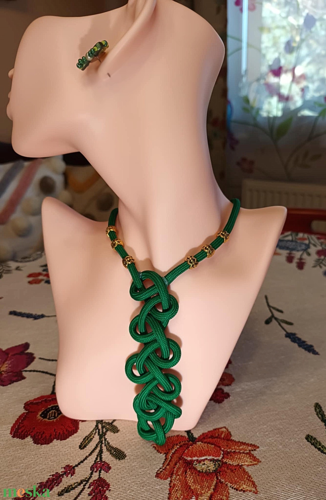 Zöld fonat  zsinóros nyakék - ékszer - nyaklánc - medálos nyaklánc - Meska.hu
