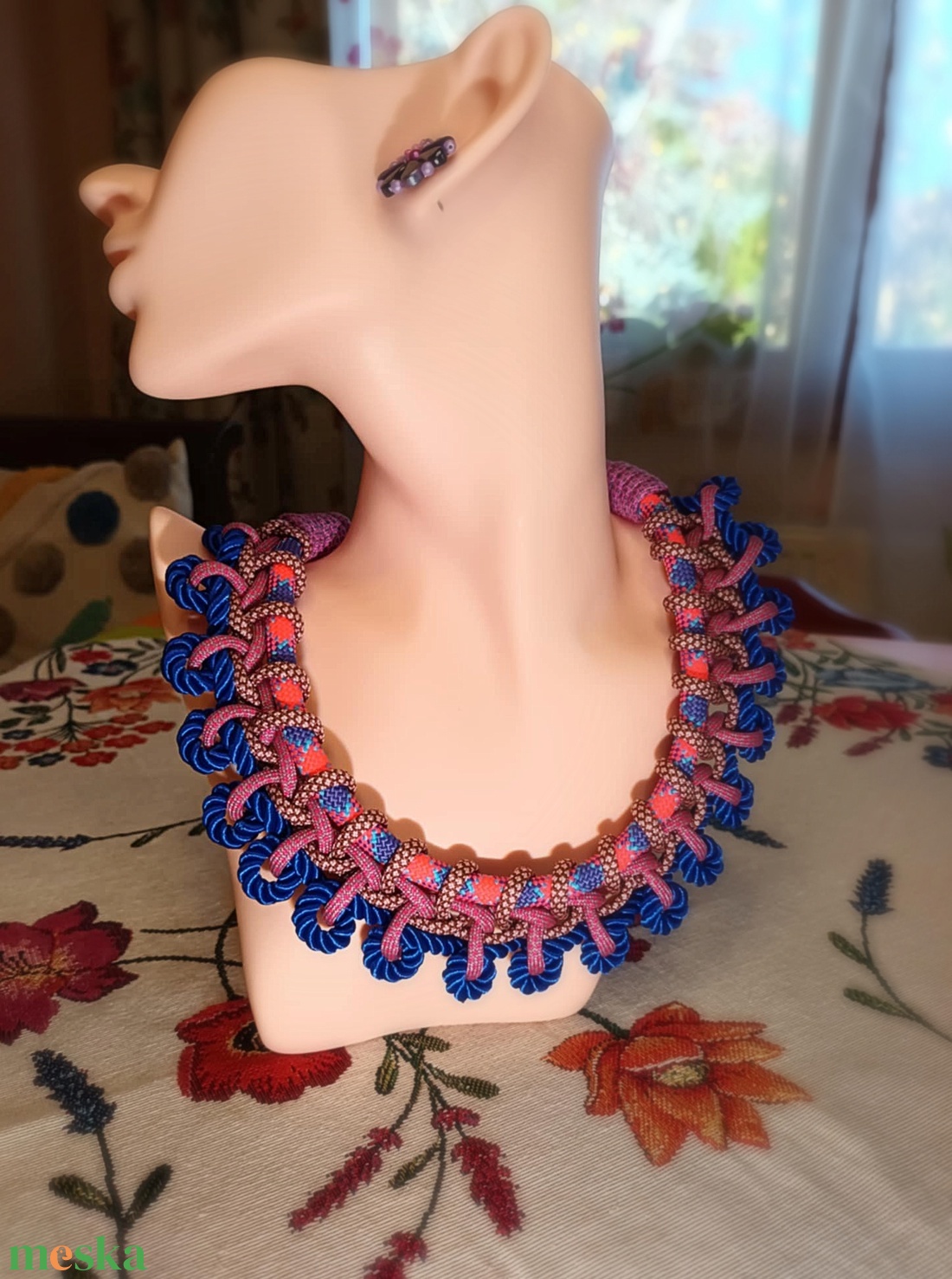 Tűzvirág  népies stílusú zsinóros nyakék - ékszer - nyaklánc - medál nélküli nyaklánc - Meska.hu