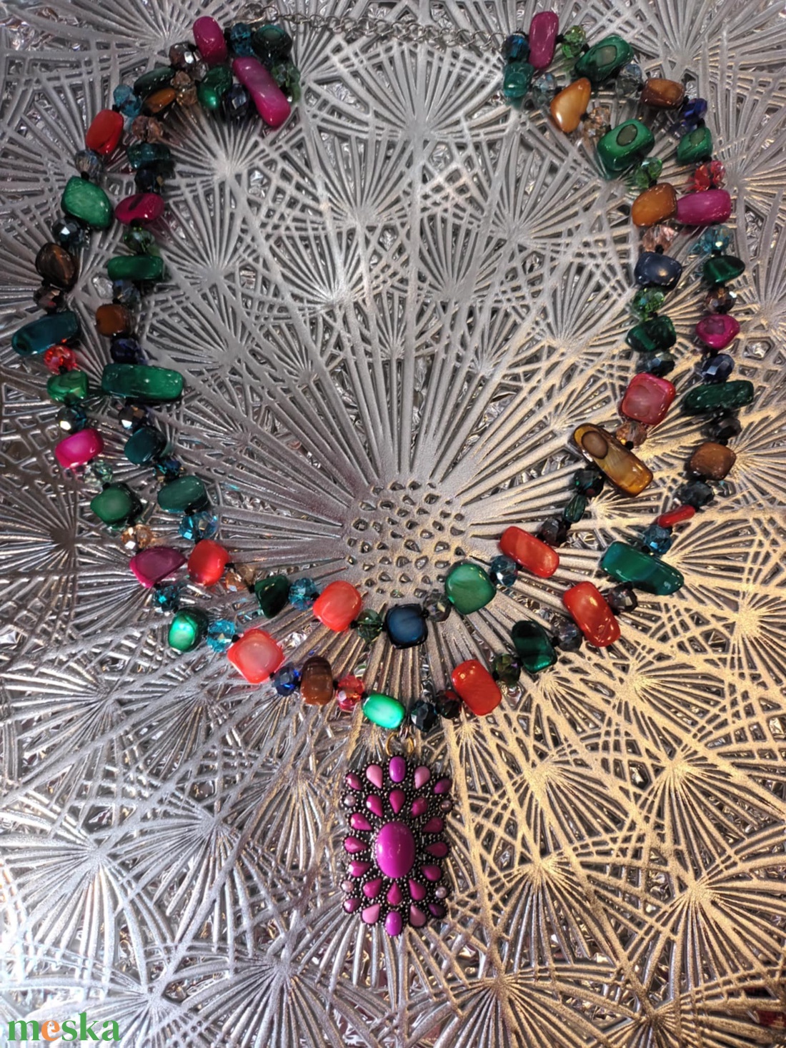 Melina színes kagylógyöngyös nyakék - ékszer - nyaklánc - medálos nyaklánc - Meska.hu