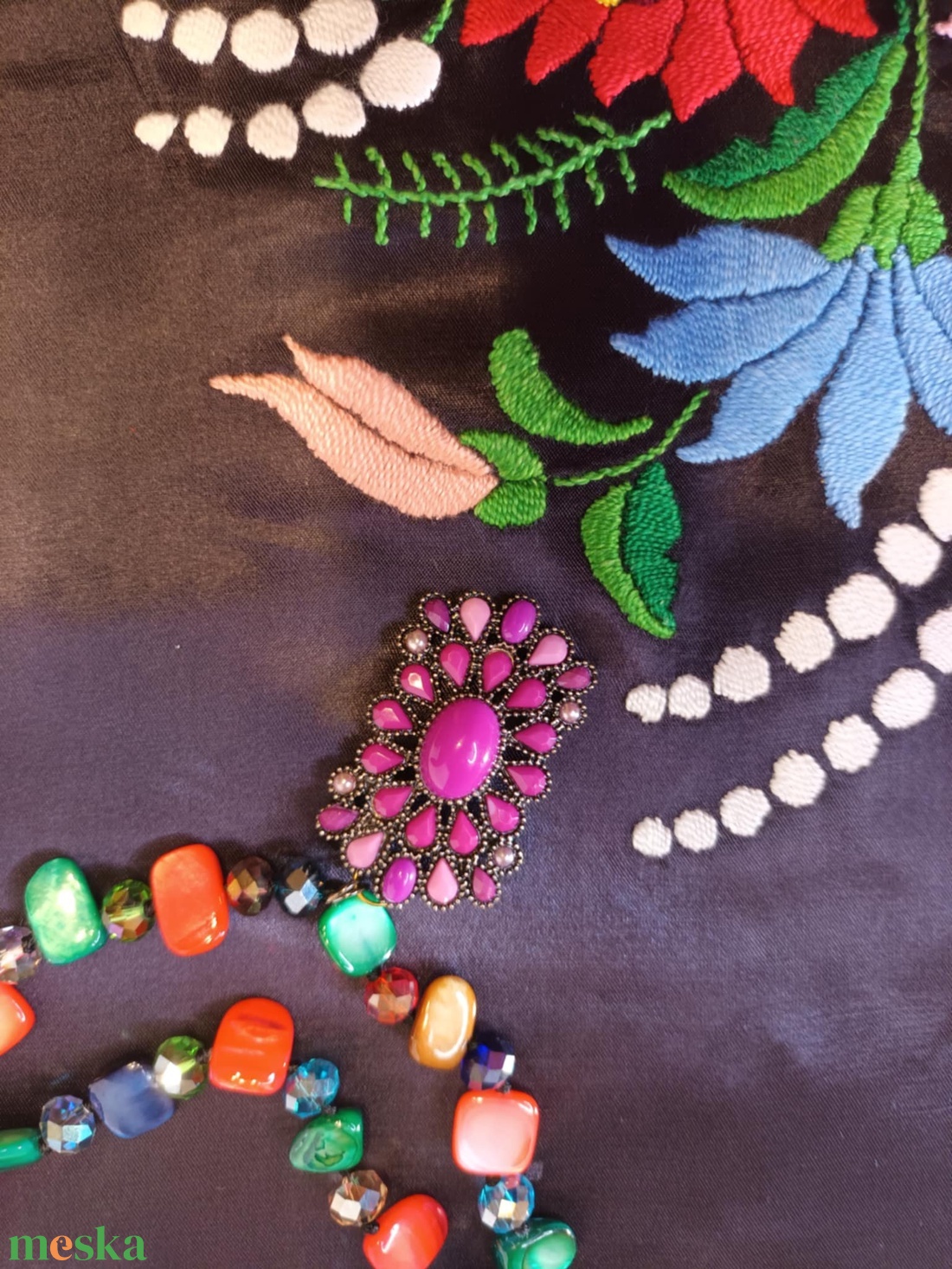 Melina színes kagylógyöngyös nyakék - ékszer - nyaklánc - medálos nyaklánc - Meska.hu