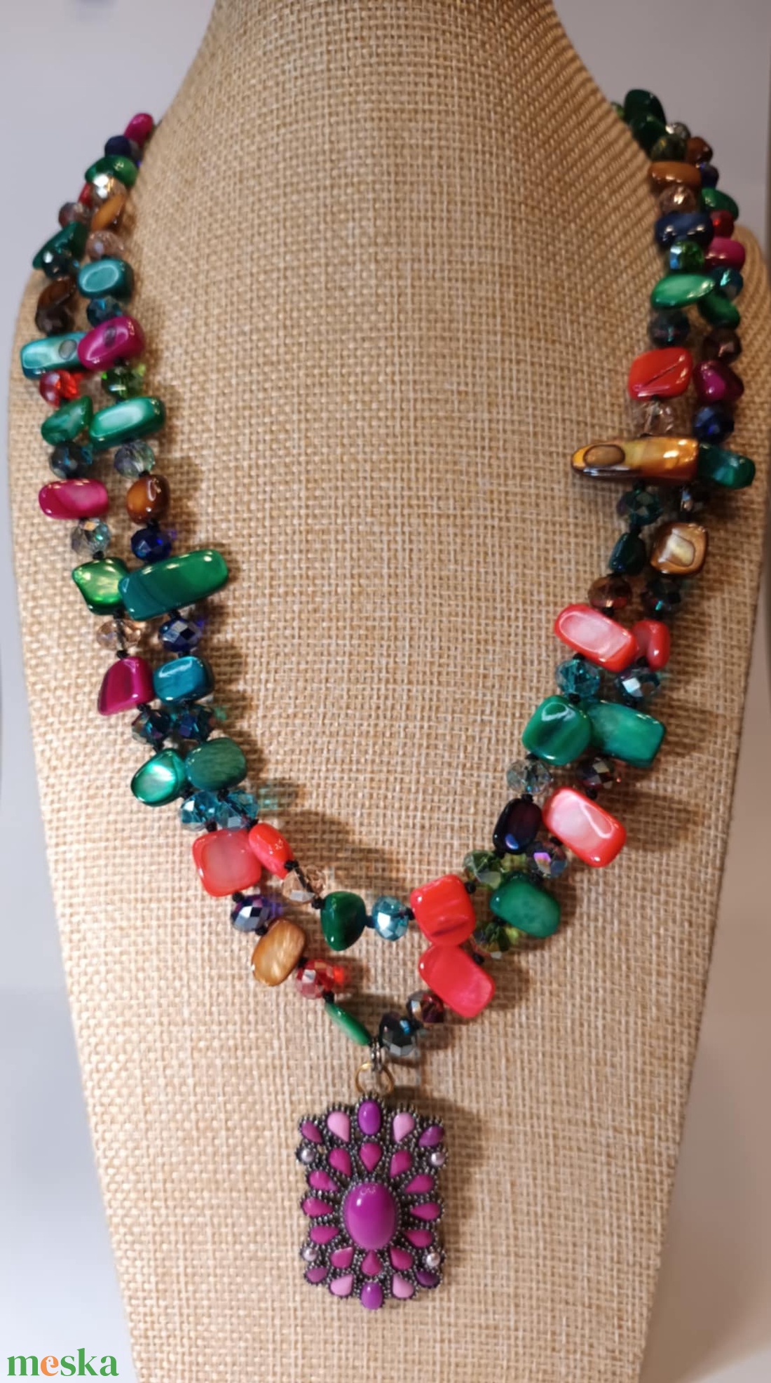 Melina színes kagylógyöngyös nyakék - ékszer - nyaklánc - medálos nyaklánc - Meska.hu