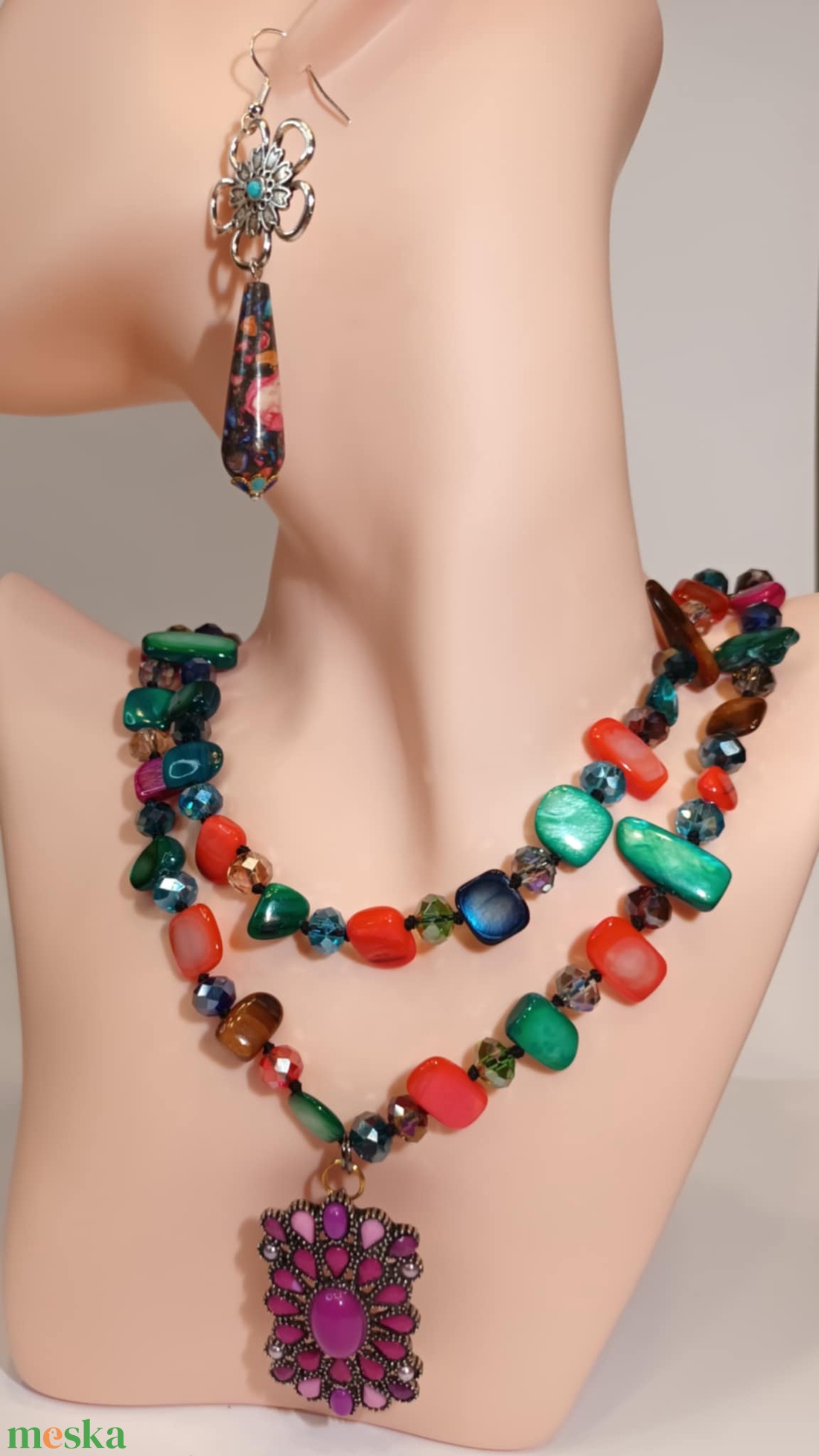 Melina színes kagylógyöngyös nyakék - ékszer - nyaklánc - medálos nyaklánc - Meska.hu