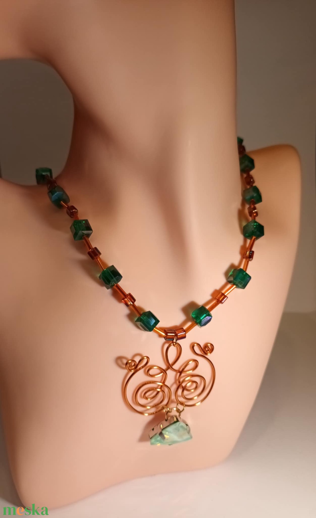 Aurora üveggyöngyös nyaklánc medállal - ékszer - nyaklánc - medálos nyaklánc - Meska.hu