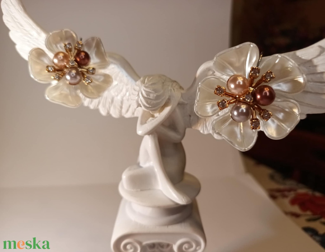 Febónia gyöngyös virág fülbevaló - ékszer - fülbevaló - lógó fülbevaló - Meska.hu