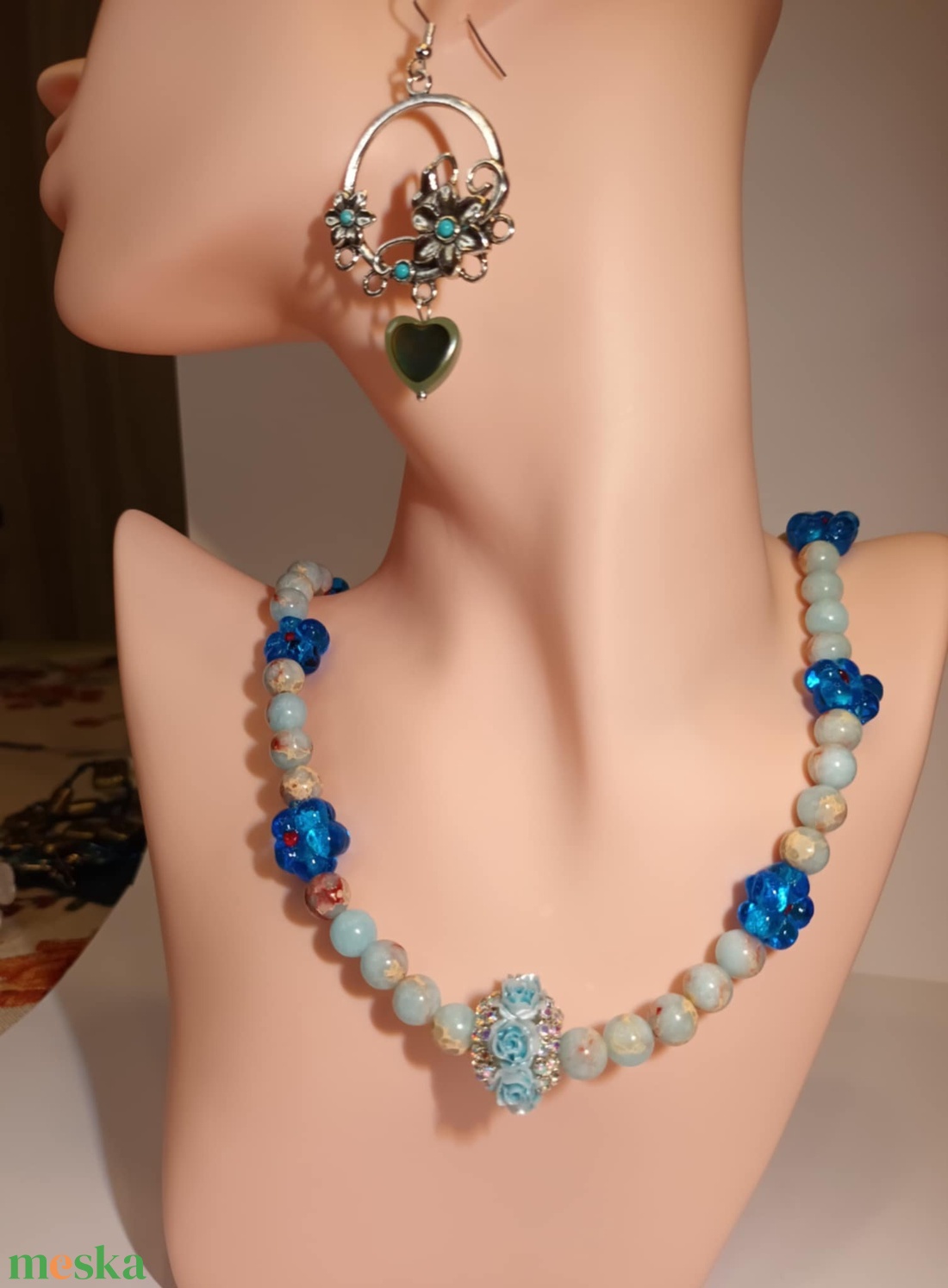 Virágok közt veled lenni... romantikus nyakék - ékszer - nyaklánc - medálos nyaklánc - Meska.hu