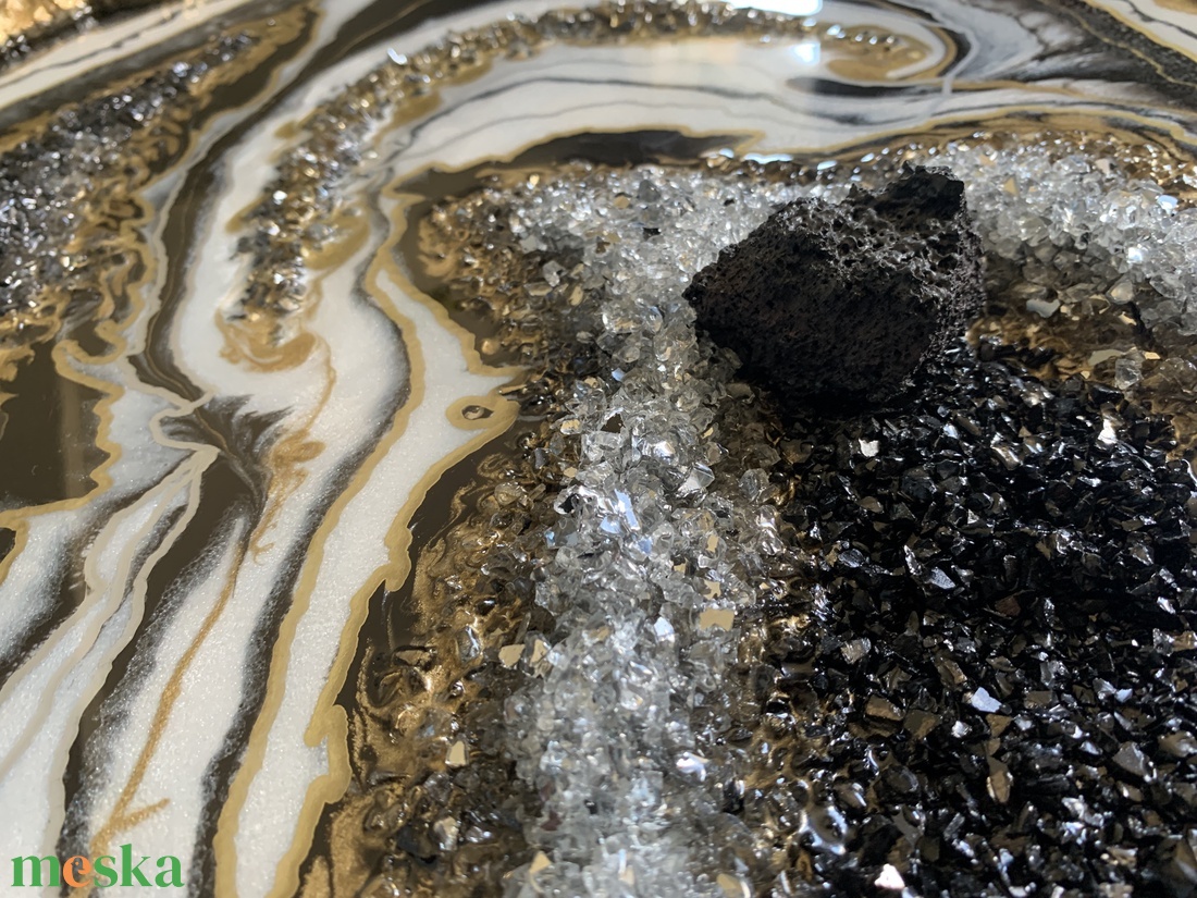 Black and White 107cm x 65cm Epoxy gyanta egyedi geoda kép lávakővel. - művészet - festmény - festmény vegyes technika - Meska.hu Black and White 107cm x 65cm Epoxy gyanta egyedi geoda kép lávakővel. - művészet - festmény - festmény vegyes technika - Meska.hu
