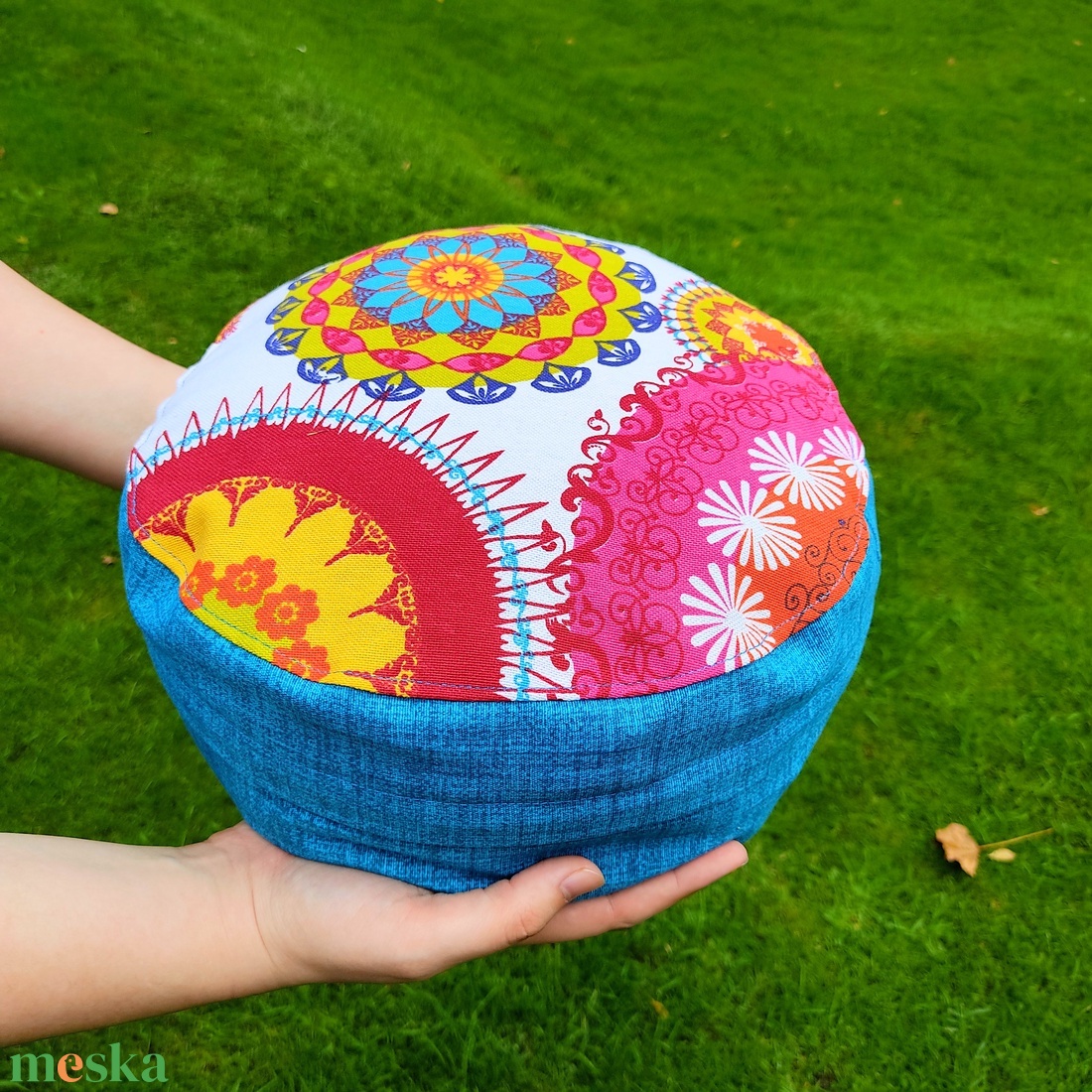 Mini meditációs, jóga ülőpárna tönköly pelyvával töltve, Türkizkék - mandala mintás - játék & sport - sport és kikapcsolódás - jóga, pilates, torna - jógapárna - Meska.hu Mini meditációs, jóga ülőpárna tönköly pelyvával töltve, Türkizkék - mandala mintás - játék & sport - sport és kikapcsolódás - jóga, pilates, torna - jógapárna - Meska.hu