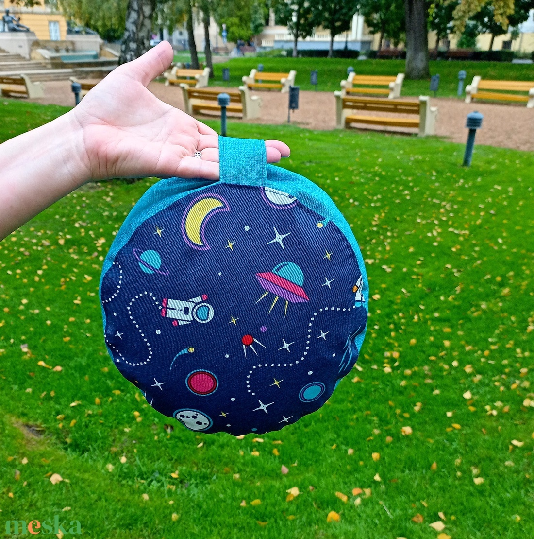 Mini meditációs, jóga ülőpárna tönköly pelyvával töltve, űrhajós - játék & sport - sport és kikapcsolódás - jóga, pilates, torna - jógapárna - Meska.hu