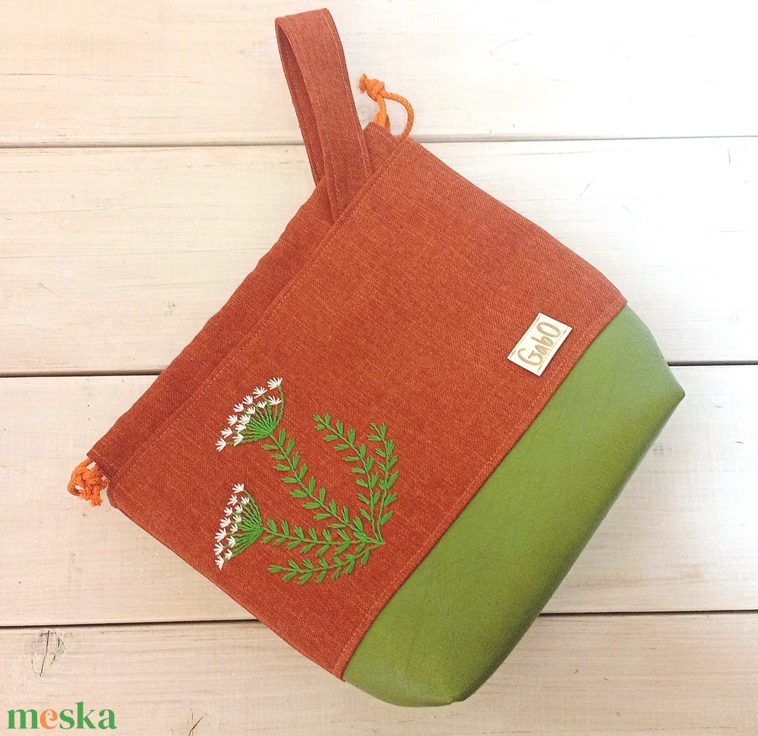 Project bag - Hímzett virágos, narancs - zöld -fehér - táska & tok - bevásárlás & shopper táska - shopper, textiltáska, szatyor - Meska.hu Project bag - Hímzett virágos, narancs - zöld -fehér - táska & tok - bevásárlás & shopper táska - shopper, textiltáska, szatyor - Meska.hu