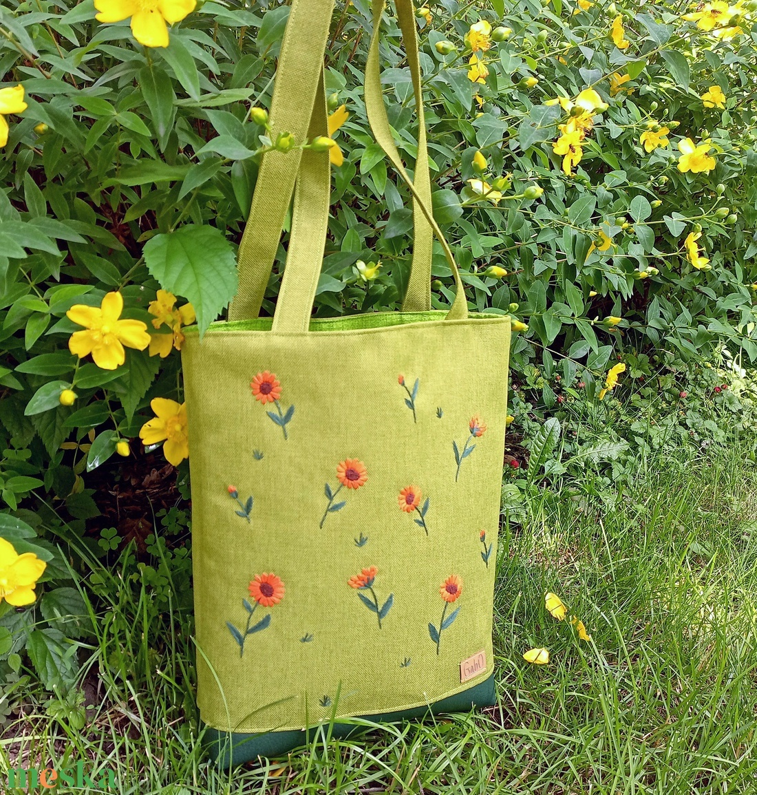 GabO hímzett táska Körömvirág, kivizöld - táska & tok - bevásárlás & shopper táska - shopper, textiltáska, szatyor - Meska.hu GabO hímzett táska Körömvirág, kivizöld - táska & tok - bevásárlás & shopper táska - shopper, textiltáska, szatyor - Meska.hu