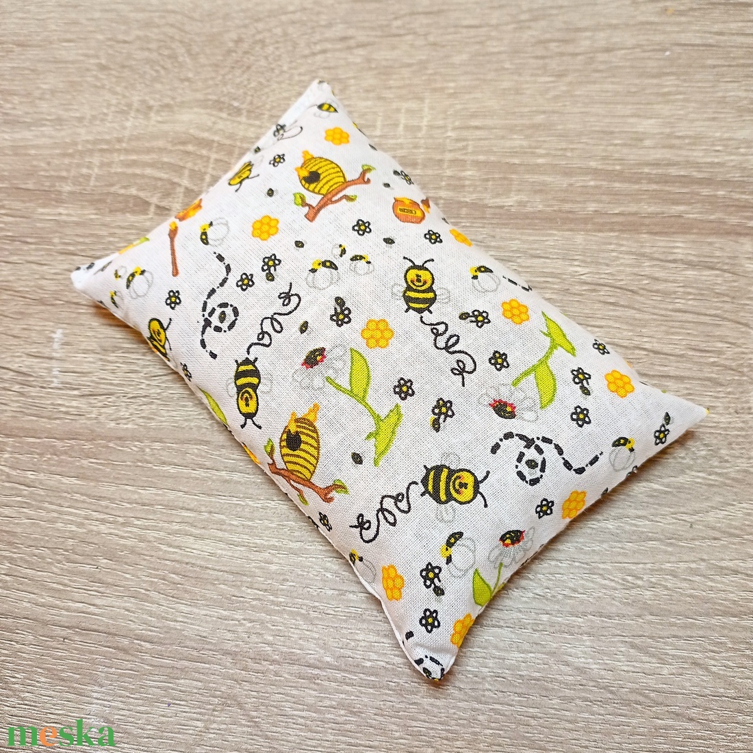 Babzsák oviba, suliba, 10X15cm, méhecskés - játék & sport - ovis felszerelés - egyéb ovis kiegészítő - Meska.hu