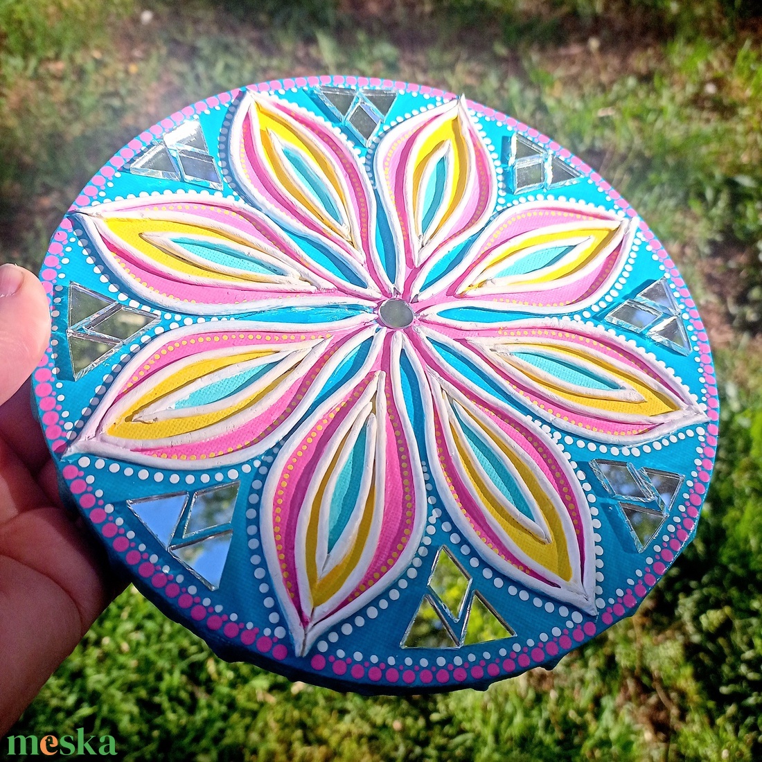 Mandala kép Virág, türkiz-pink-sárga, tükörmozaikkal - otthon & életmód - dekoráció - spiritualitás - mandala - Meska.hu Mandala kép Virág, türkiz-pink-sárga, tükörmozaikkal - otthon & életmód - dekoráció - spiritualitás - mandala - Meska.hu