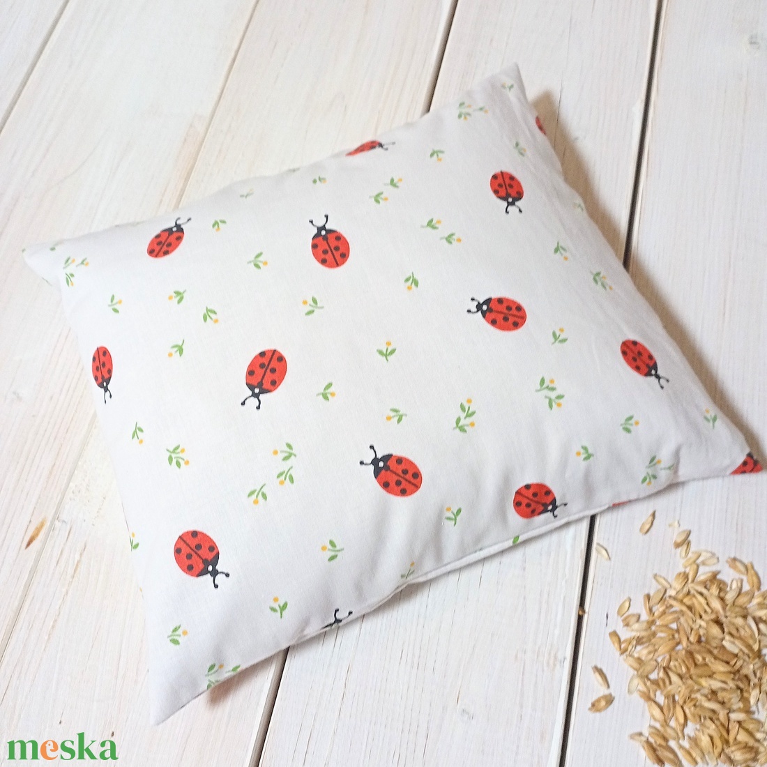 Tönkölypelyva párna gyerekeknek, 25X30cm, Katicás - otthon & életmód - lakástextil - párna & párnahuzat - Meska.hu Tönkölypelyva párna gyerekeknek, 25X30cm, Katicás - otthon & életmód - lakástextil - párna & párnahuzat - Meska.hu
