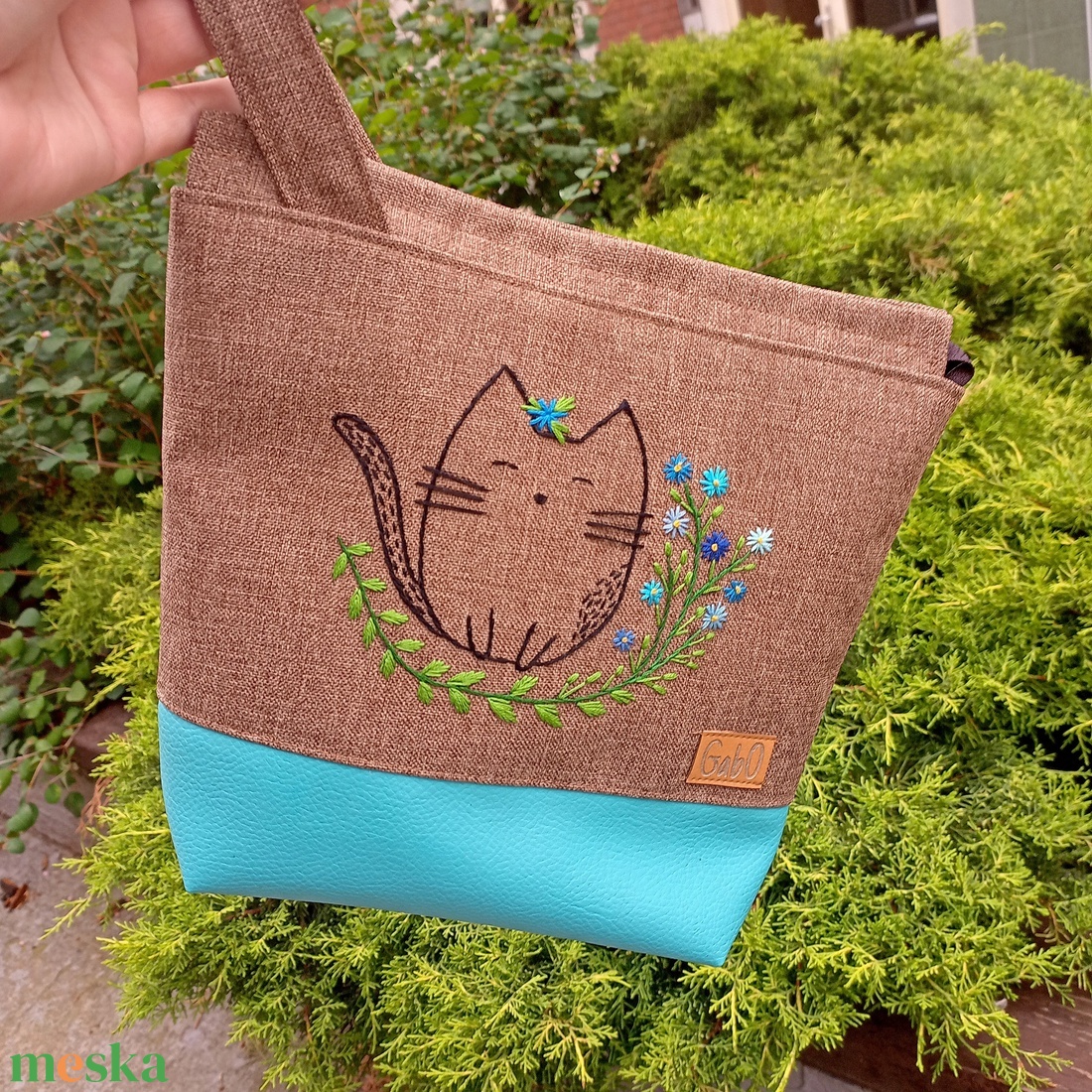Project bag, neszeszer - Kézzel hímzett, cicás, kék - táska & tok - bevásárlás & shopper táska - shopper, textiltáska, szatyor - Meska.hu Project bag, neszeszer - Kézzel hímzett, cicás, kék - táska & tok - bevásárlás & shopper táska - shopper, textiltáska, szatyor - Meska.hu