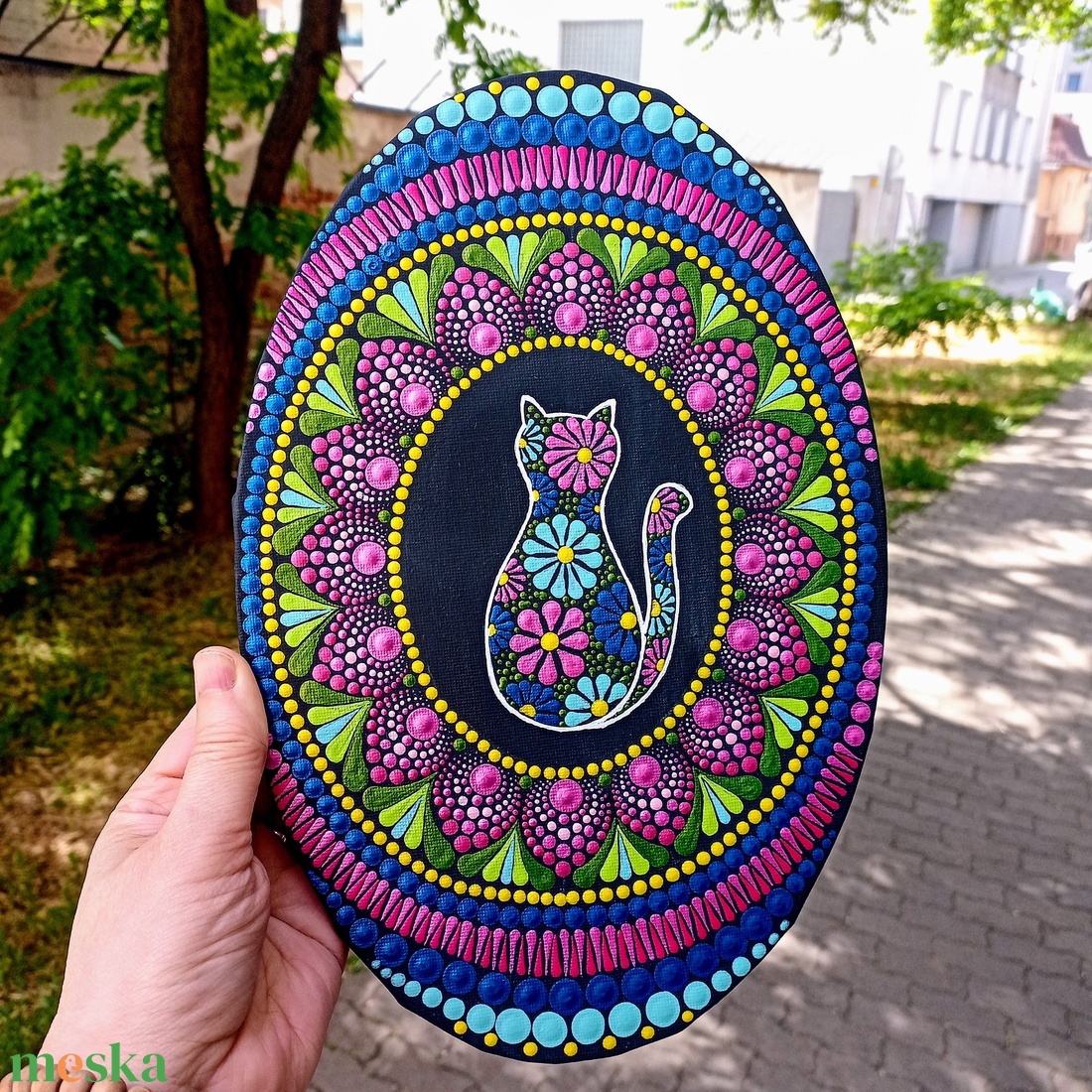 Pontozott mandala ovális, cicás - művészet - festmény - festmény vegyes technika - Meska.hu
