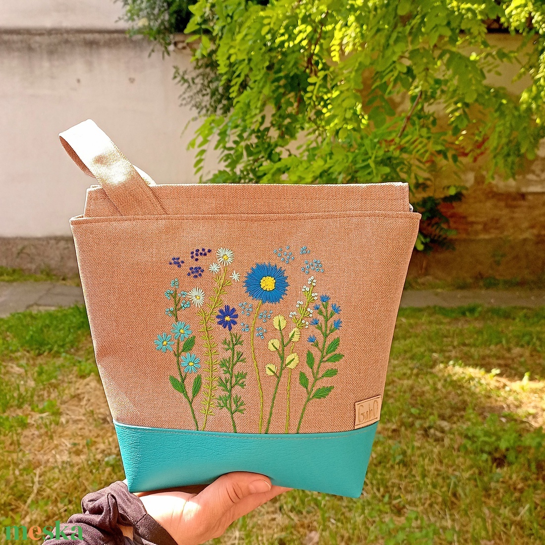 Project bag, neszeszer - Hímzett vadvirágos, kék - táska & tok - bevásárlás & shopper táska - shopper, textiltáska, szatyor - Meska.hu Project bag, neszeszer - Hímzett vadvirágos, kék - táska & tok - bevásárlás & shopper táska - shopper, textiltáska, szatyor - Meska.hu