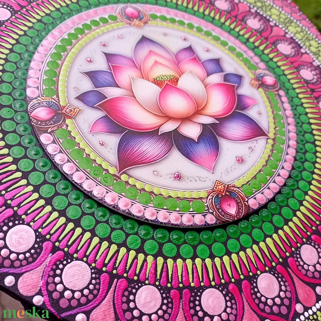 Pontozott mandala Szív Lótuszviág betéttel - művészet - festmény - festmény vegyes technika - Meska.hu Pontozott mandala Szív Lótuszviág betéttel - művészet - festmény - festmény vegyes technika - Meska.hu
