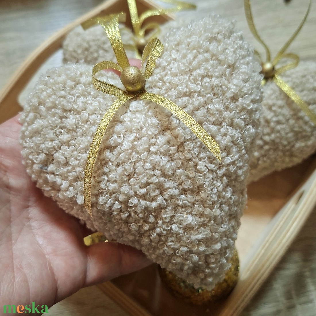 Karácsonyi dísz szett  szívecskék, beige, puha Teddy anyagból, 3db - karácsony - karácsonyi lakásdekoráció - karácsonyfadíszek - Meska.hu
