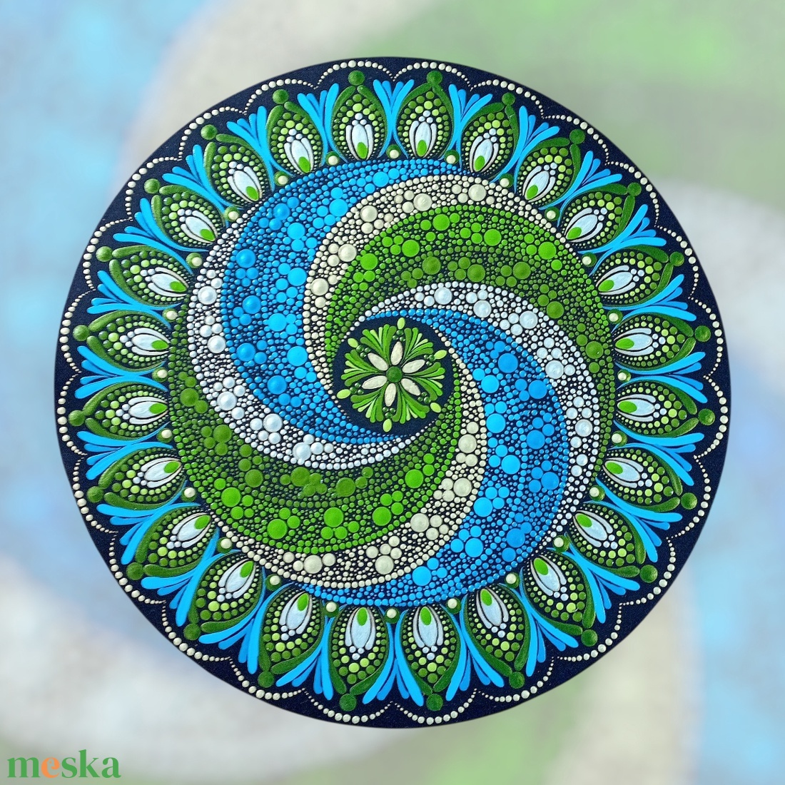 Pontozott mandala  Kék-zöld spirál, 30 cm  Harmónia és megújulás  - otthon & életmód - dekoráció - spiritualitás - mandala - Meska.hu