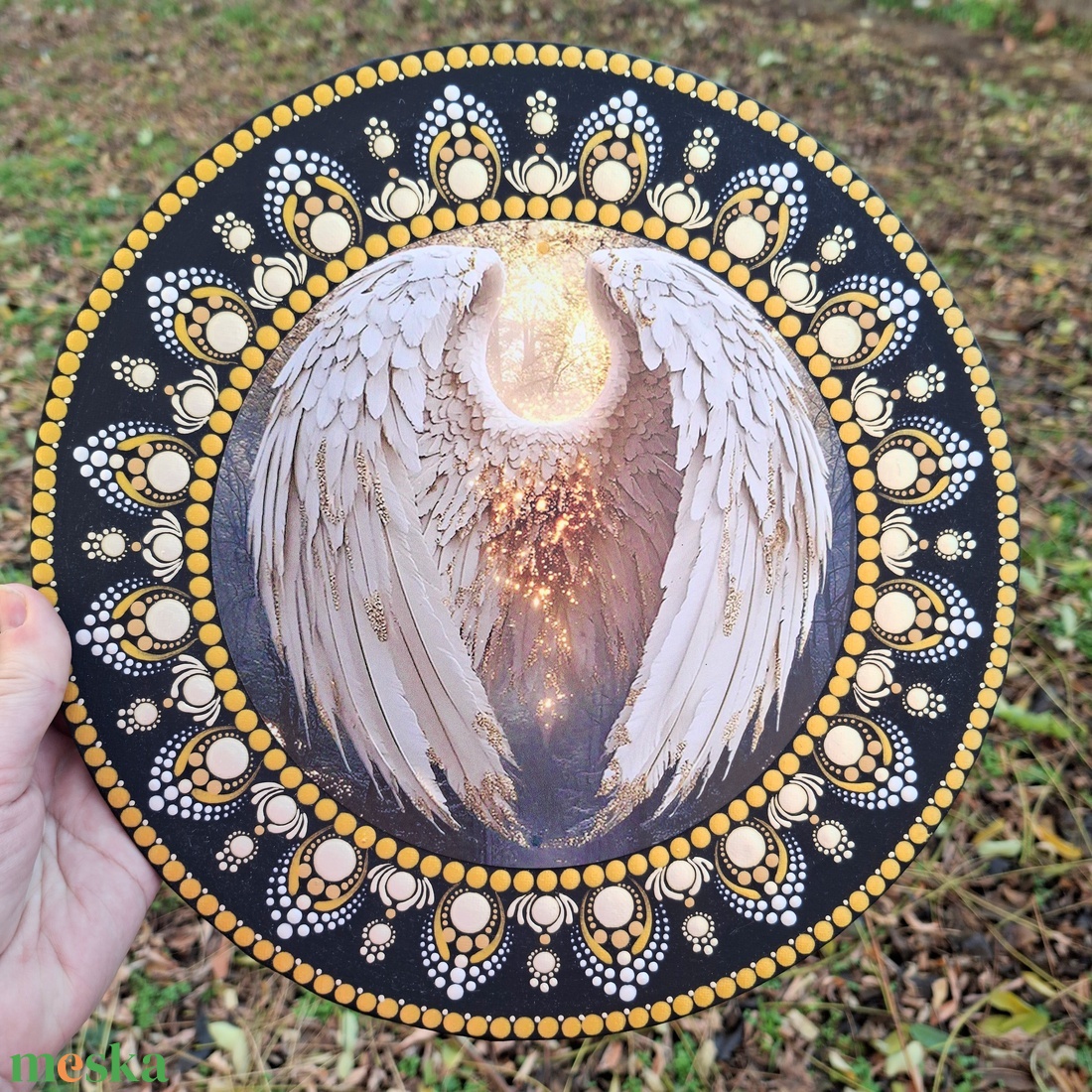 Arany-fekete angyalszárny mandala fém betéttel  30 cm - művészet - festmény - festmény vegyes technika - Meska.hu