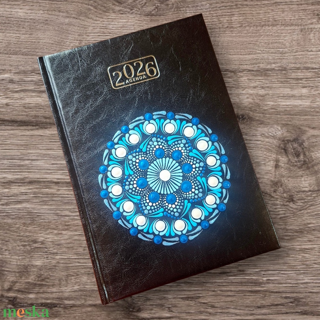 Pontozott mandalás határidőnapló, 2026-os, szürke, kék és ezüst mintával - otthon & életmód - papír, írószer - jegyzetfüzet & napló - Meska.hu
