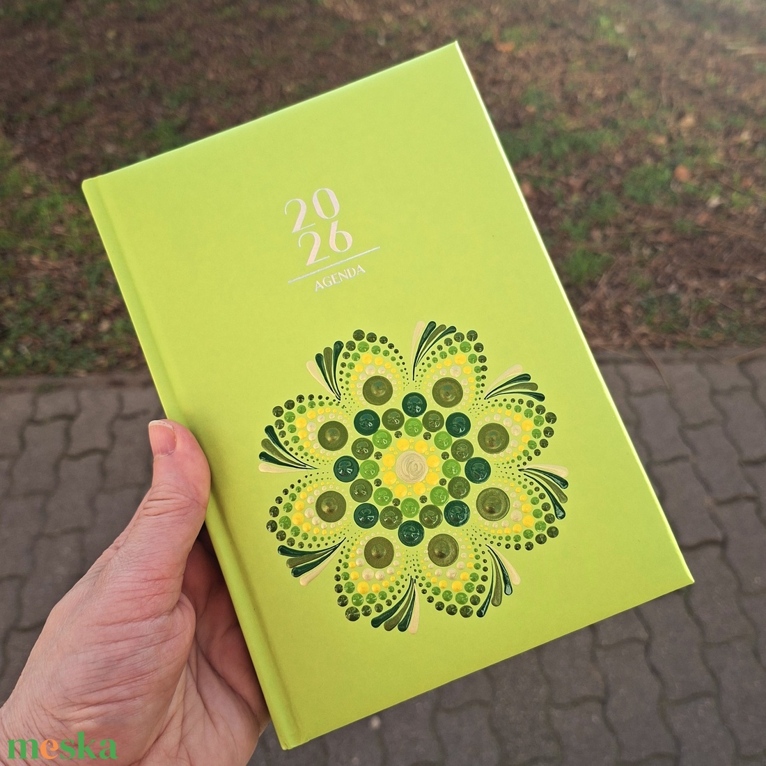 Pontozott mandalás határidőnapló, 2026-os, zöld, sárga és arany mintával - otthon & életmód - papír, írószer - jegyzetfüzet & napló - Meska.hu