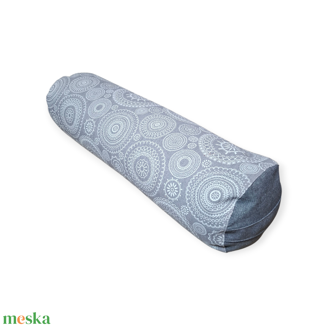 Henger párna tönköly pelyvával töltve, Szürke-fehér mandalás - játék & sport - sport és kikapcsolódás - jóga, pilates, torna - jógapárna - Meska.hu