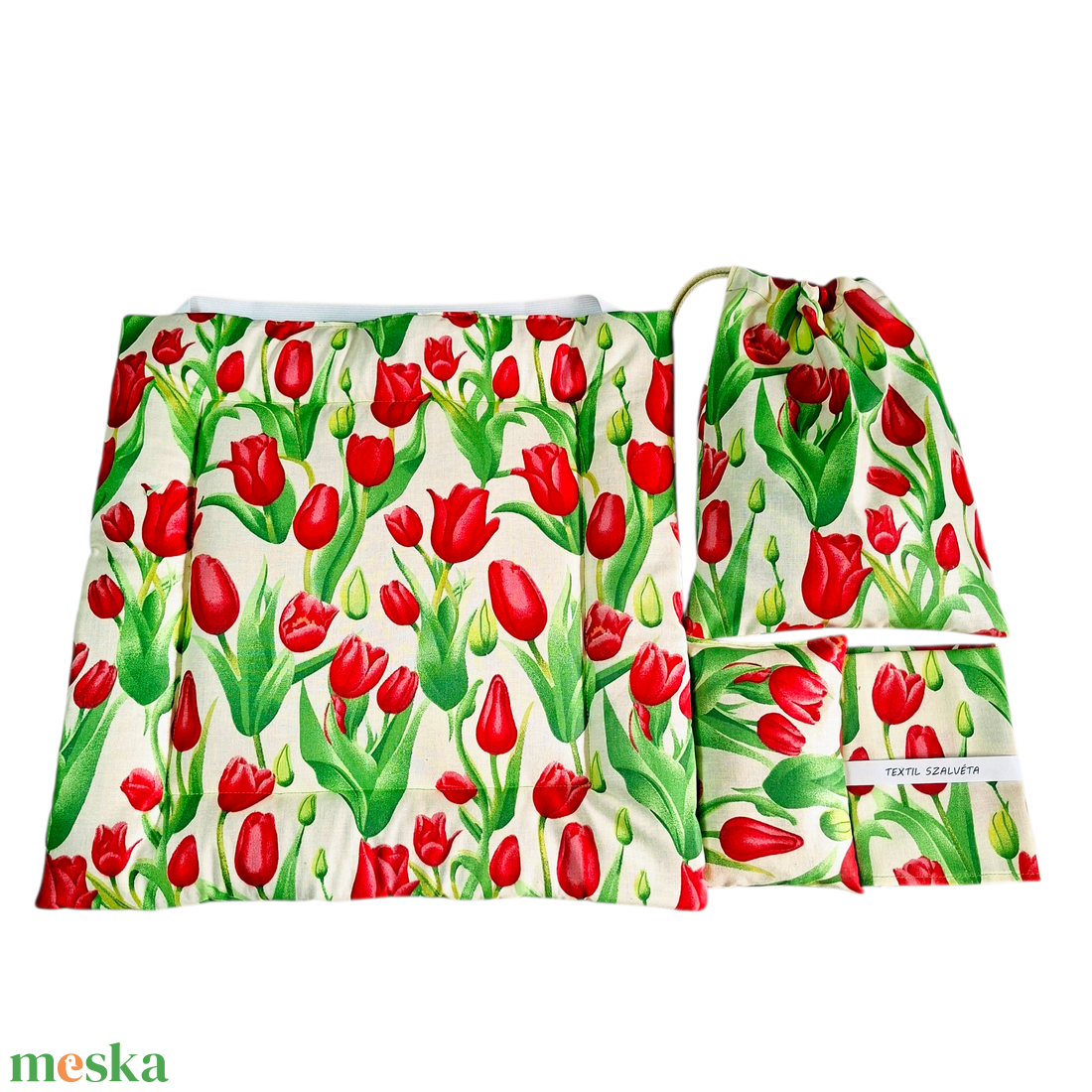 Ülőpárna+textilszalvéta 2db+babzsák+tisztasági zsák szett oviba, suliba, beige, piros tulipánok - játék & sport - ovis felszerelés - egyéb ovis kiegészítő - Meska.hu