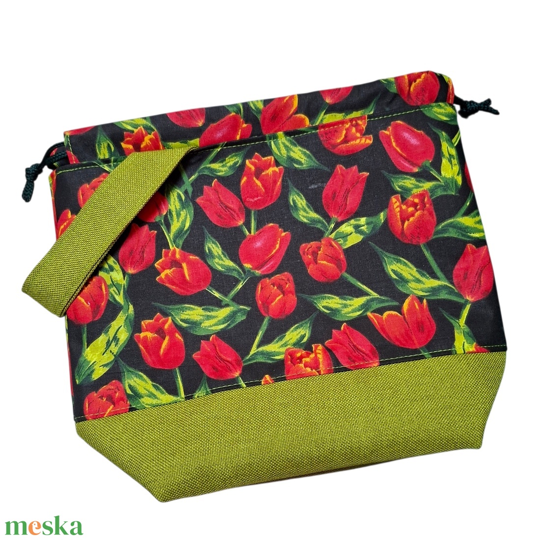 Fekete alapon piros tulipán mintás project bag � neszesszer és kistáska - táska & tok - neszesszer - Meska.hu