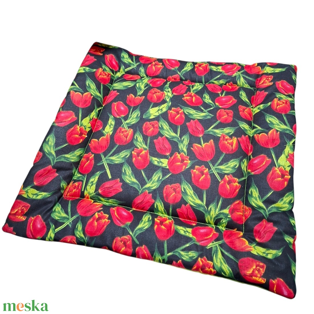 Iskolai ülőpárna székre, fekete alapon piros tulipános - otthon & életmód - babaszoba, gyerekszoba - iskolai ülőpárna - Meska.hu