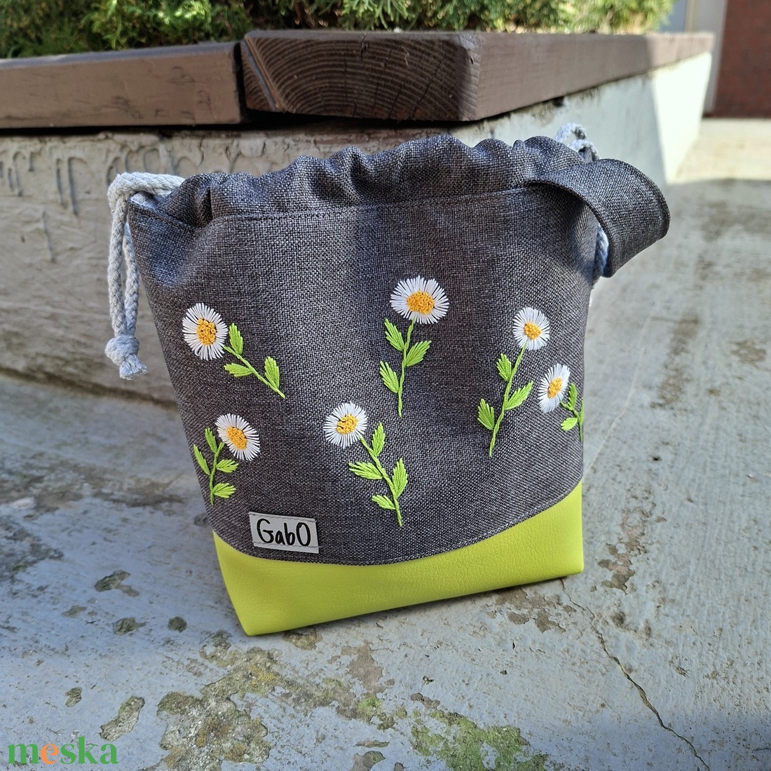 Project bag - Hímzett százszorszép, szürke - táska & tok - bevásárlás & shopper táska - shopper, textiltáska, szatyor - Meska.hu